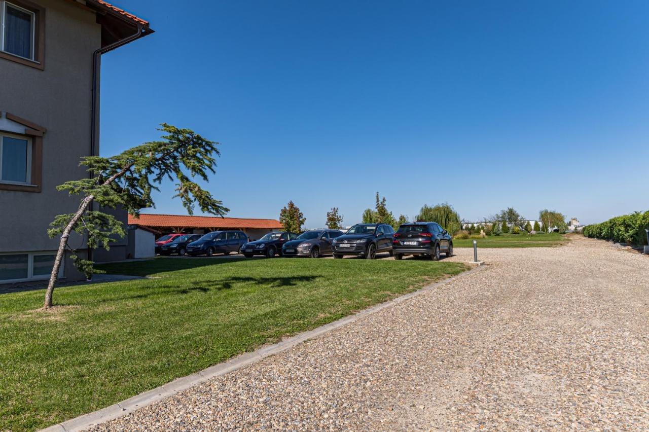 Stejarii Resort Ineu  Exterior photo