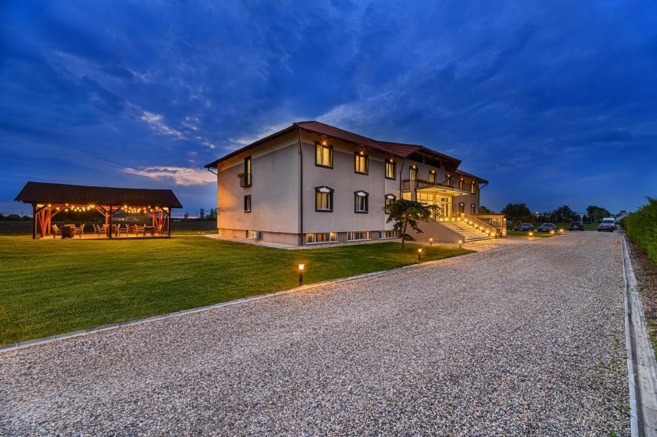 Stejarii Resort Ineu  Exterior photo