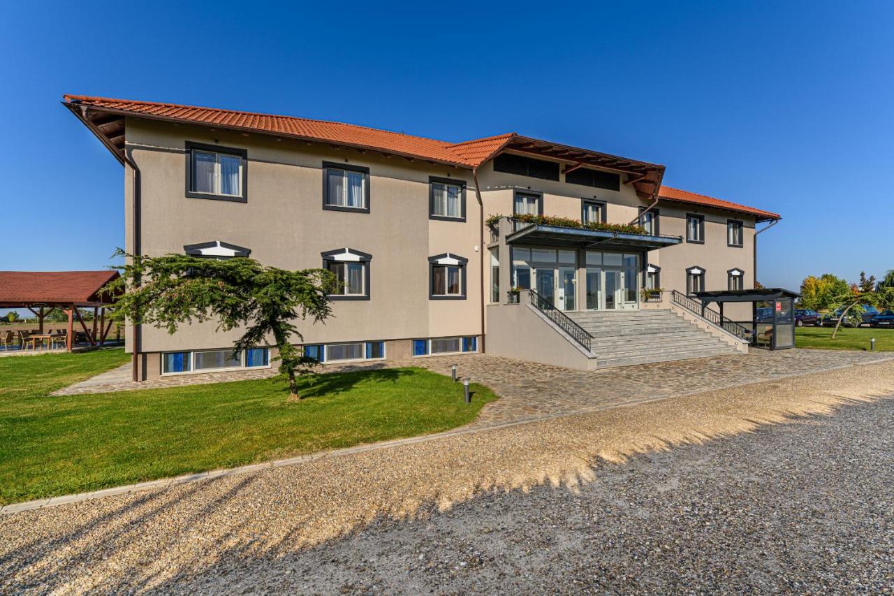Stejarii Resort Ineu  Exterior photo