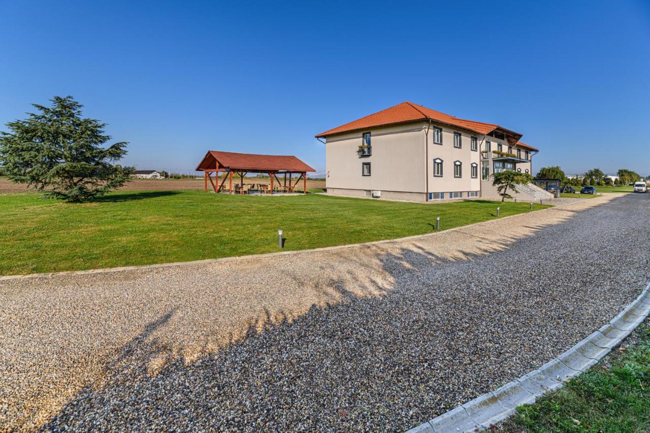 Stejarii Resort Ineu  Exterior photo